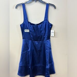 Windsor small navy. Blue nwt 16 p2p 33-1/2 length. Hidden zipper back